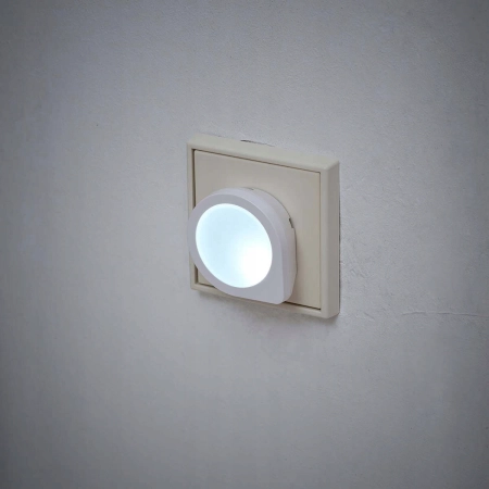 BRENNENSTUHL LAMPKA NOCNA NL 01 Z WŁĄCZNIKIEM