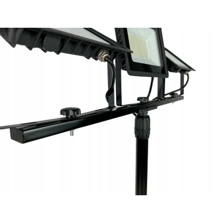 Naświetlacz LED 3x50W ZE statywem LAMPA LEDOWA NA STATYWIE HALOPAK HALOGEN